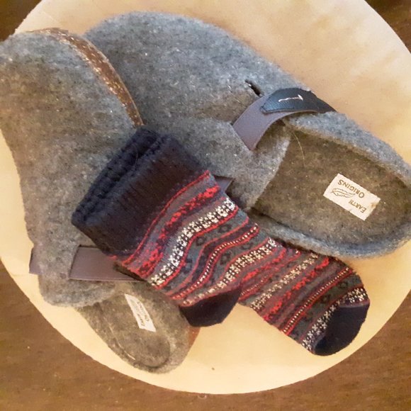 COPY - Earth Origins Wool Felt Clogs 8 1/2 W + Free Sox - Picture 7 of 7